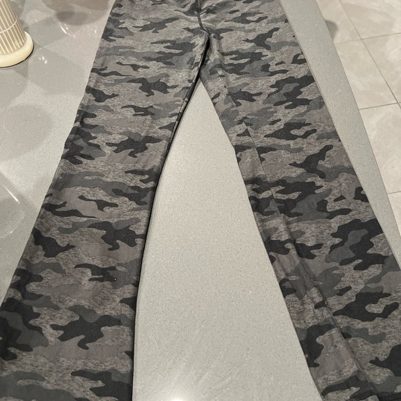 Victoria secret  Black Camouflage Pants - Picture 9 of 10